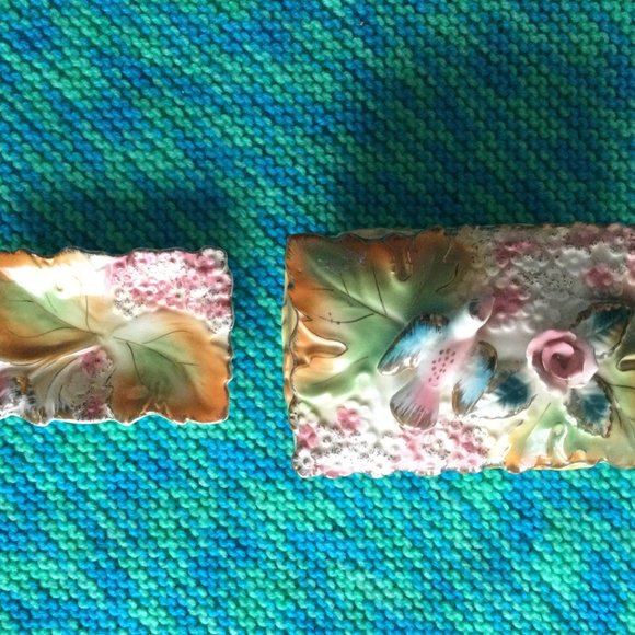 Vintage Japanese footed jar with lid and a small plate majolica? 3D flower et - Picture 6 of 8